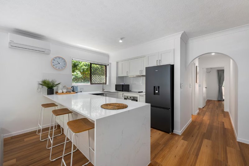 Photo - 1/22 Britannia Avenue, Broadbeach QLD 4218 - Image 8