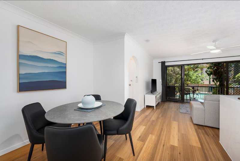 Photo - 1/22 Britannia Avenue, Broadbeach QLD 4218 - Image 10