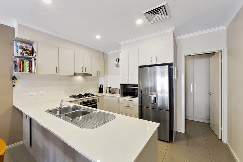 Photo - 1/22 Broughton Place, Queanbeyan NSW 2620 - Image 5