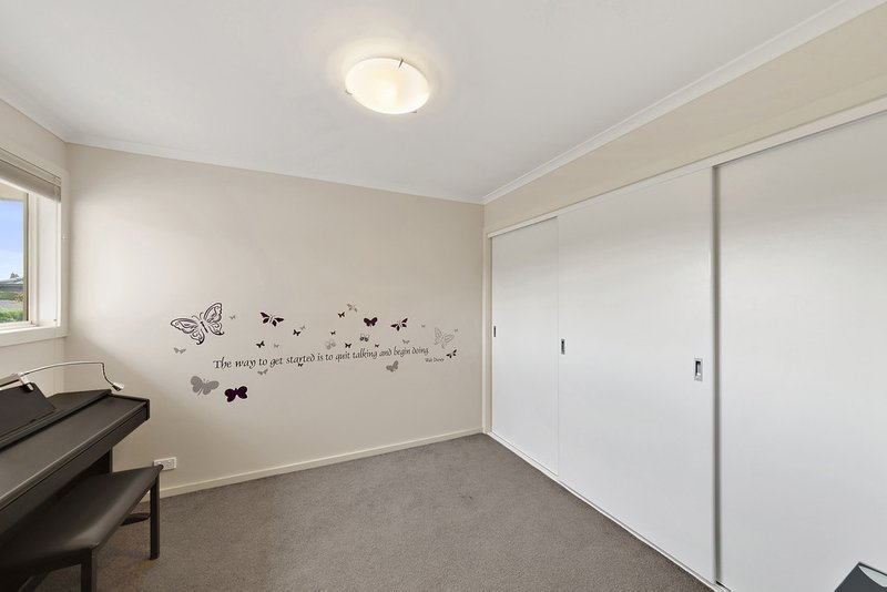 Photo - 1/22 Broughton Place, Queanbeyan NSW 2620 - Image 10