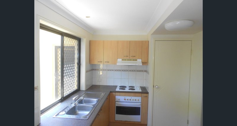 Photo - 1/22 Cardross Street, Yeerongpilly QLD 4105 - Image 2