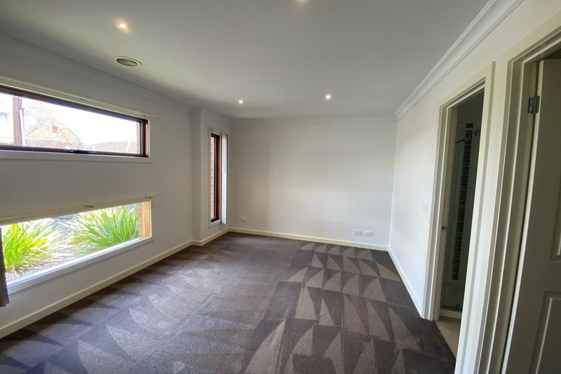 Photo - 1/22 Clarence Street, Geelong West VIC 3218 - Image 4