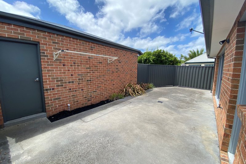 Photo - 1/22 Clarence Street, Geelong West VIC 3218 - Image 9