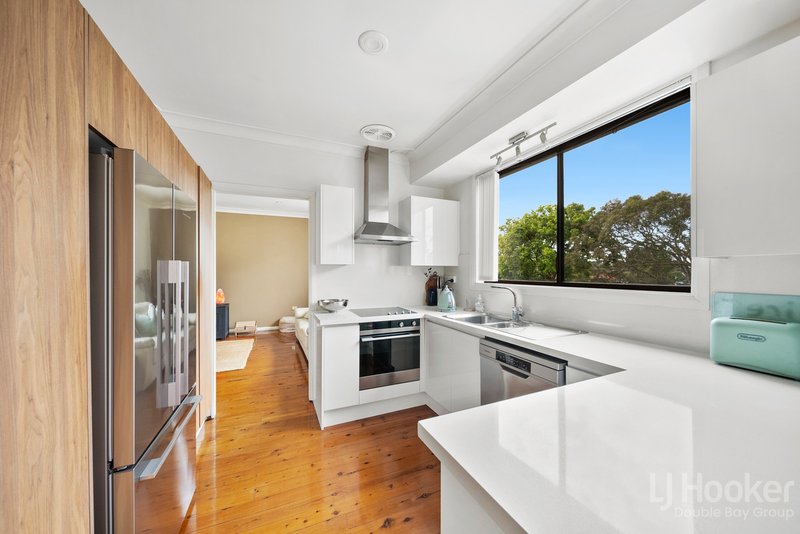 Photo - 122 Coonong Road, Gymea Bay NSW 2227 - Image 4