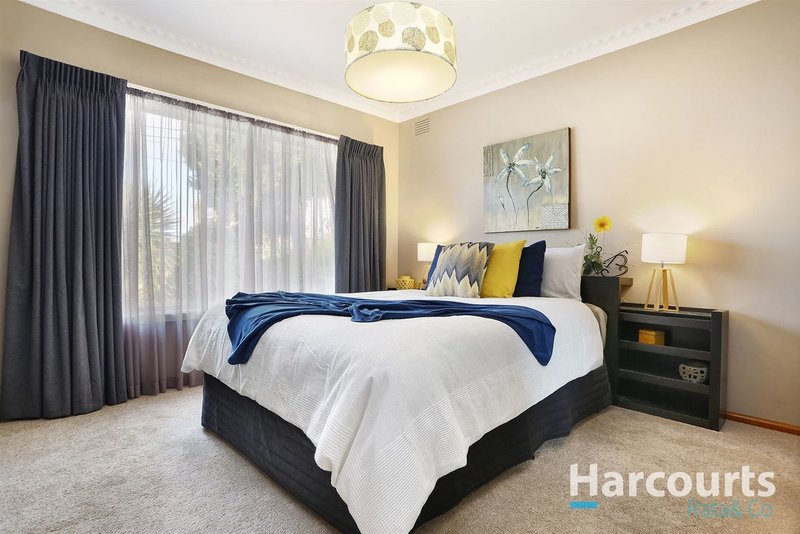 Photo - 122 Curtin Avenue, Lalor VIC 3075 - Image 10