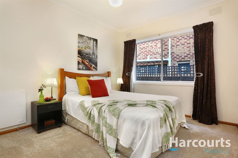 Photo - 122 Curtin Avenue, Lalor VIC 3075 - Image 11