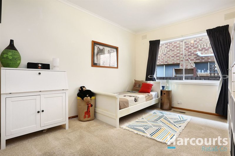 Photo - 122 Curtin Avenue, Lalor VIC 3075 - Image 12