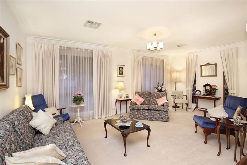 Photo - 1/22 Edwards Street, Burwood VIC 3125 - Image 2