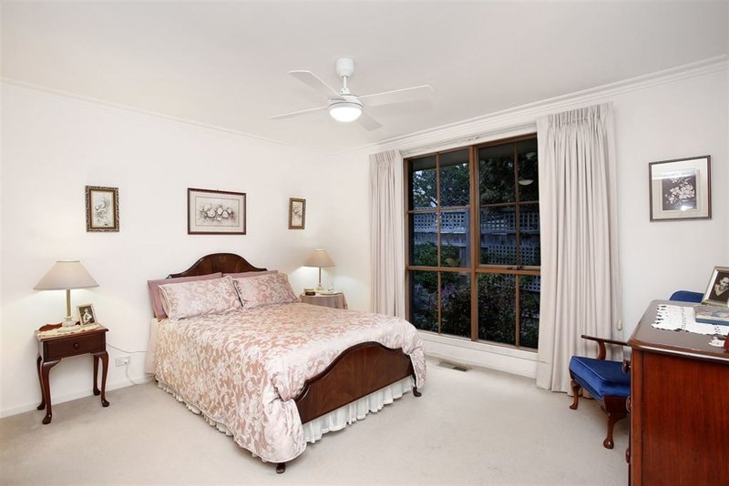 Photo - 1/22 Edwards Street, Burwood VIC 3125 - Image 7