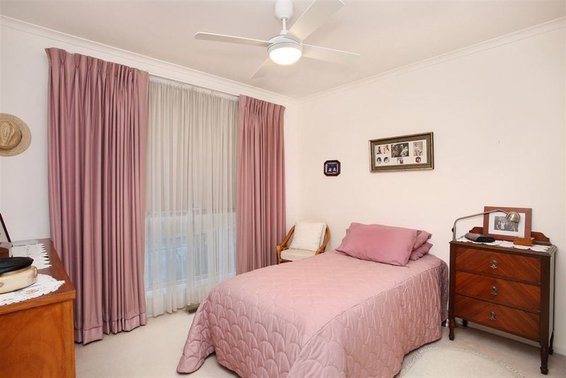 Photo - 1/22 Edwards Street, Burwood VIC 3125 - Image 8