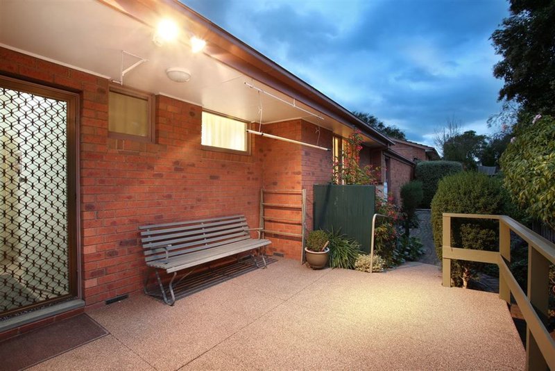 Photo - 1/22 Edwards Street, Burwood VIC 3125 - Image 11