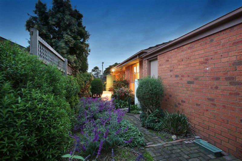 Photo - 1/22 Edwards Street, Burwood VIC 3125 - Image 12