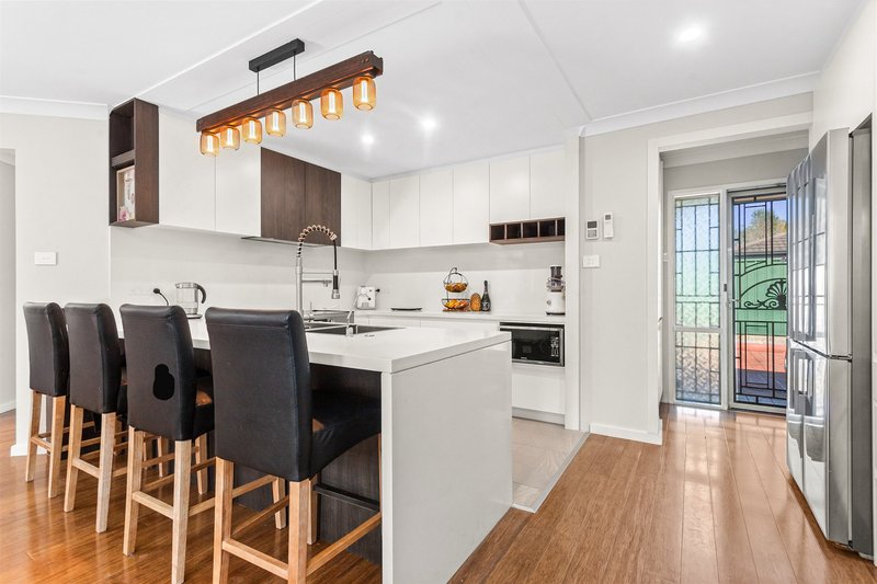 Photo - 1/22 Elwin Street, Peakhurst NSW 2210 - Image 4