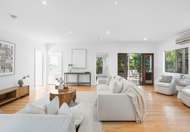 Photo - 122 Erica Street, Cannon Hill QLD 4170 - Image 2