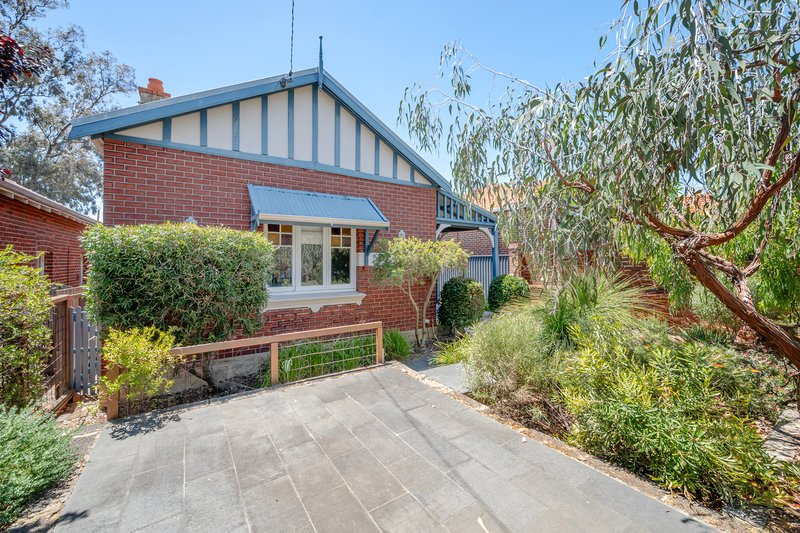 Photo - 122 Flinders Street, Mount Hawthorn WA 6016 - Image 1