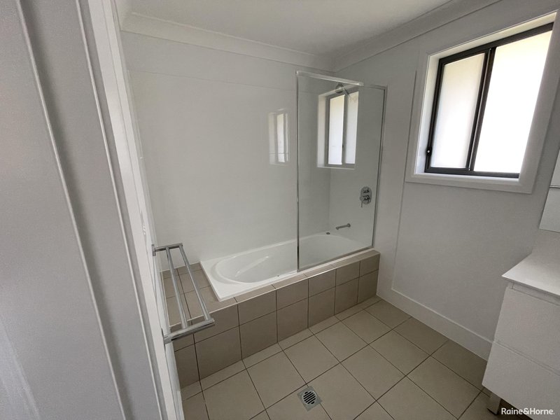 Photo - 1/22 Francis Avenue, Tamworth NSW 2340 - Image 6