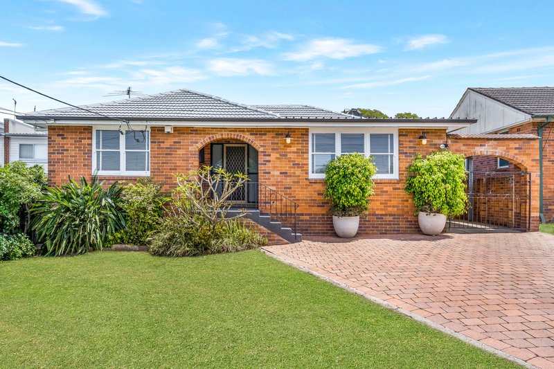 Photo - 122 Gabo Crescent, Sadleir NSW 2168 - Image 2