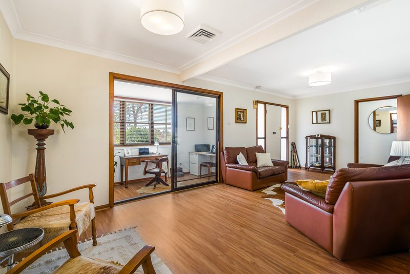 Photo - 122 Gabo Crescent, Sadleir NSW 2168 - Image 4