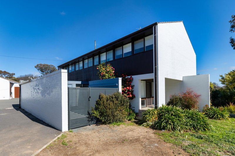 Photo - 122 Grayson Street, Hackett ACT 2602 - Image 1