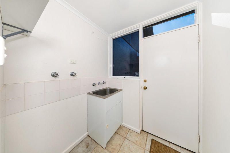 Photo - 122 Grayson Street, Hackett ACT 2602 - Image 9