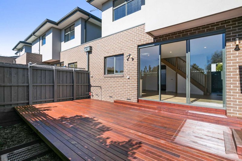 Photo - 1/22 Greenwood Street, Burwood VIC 3125 - Image 6