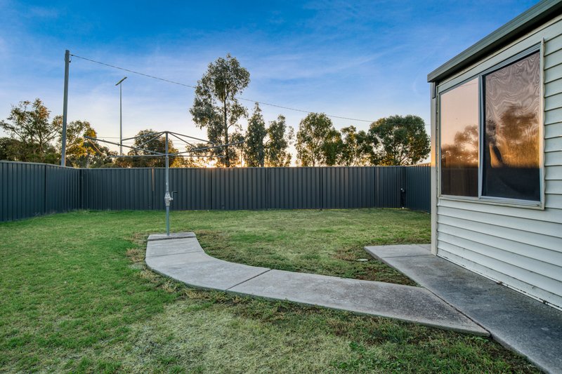 Photo - 122 Hawdon Court, Howlong NSW 2643 - Image 4