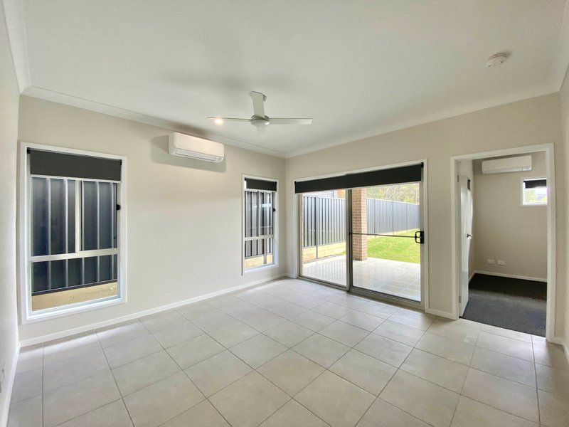 Photo - 1/22 Integrity Street, Cameron Park NSW 2285 - Image 3