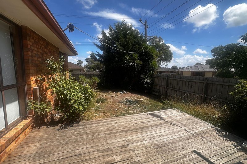 Photo - 1/22 Ivan Crescent, Hampton Park VIC 3976 - Image 8