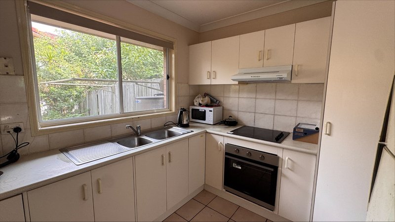 Photo - 122 Johnson Road, Hillcrest QLD 4118 - Image 8