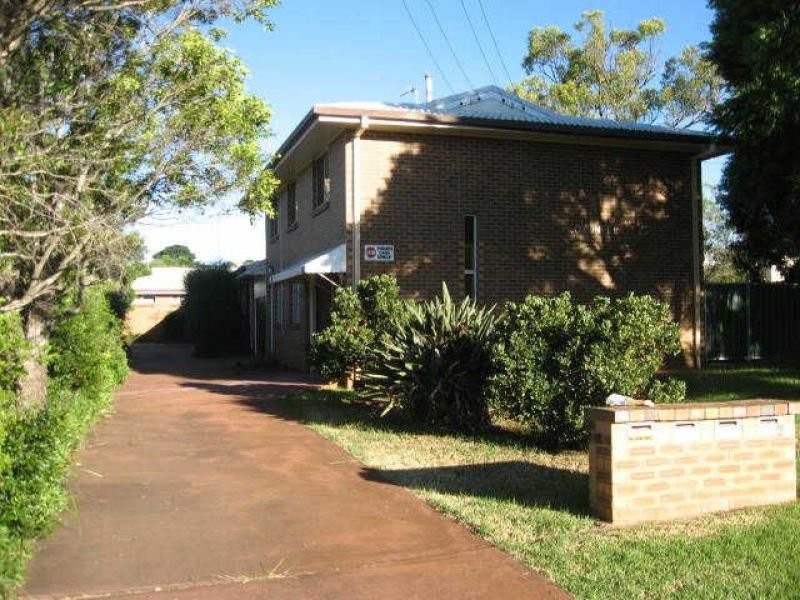 Photo - 1/22 Kirklees Street, Newtown QLD 4350 - Image 8