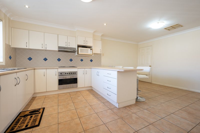 Photo - 1/22 Little Road, Griffith NSW 2680 - Image 4