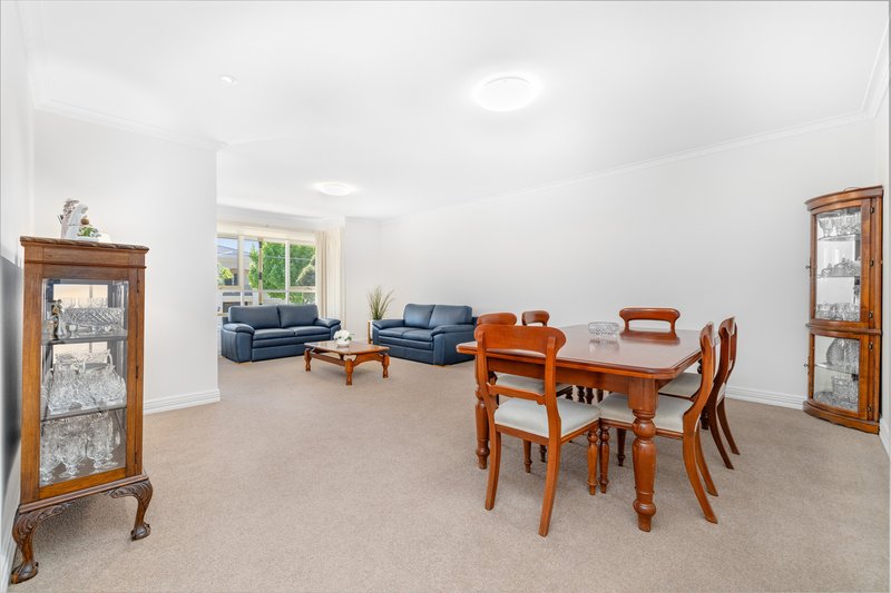 Photo - 1/22 Marsham Road, Mount Waverley VIC 3149 - Image 3