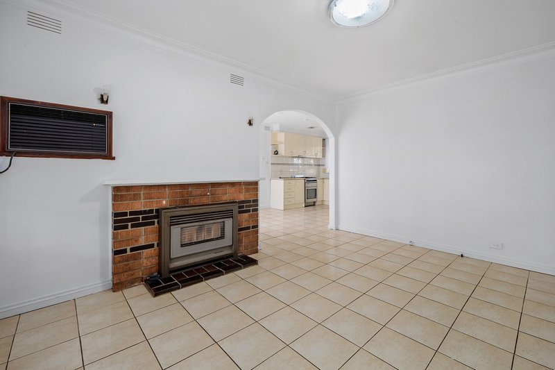 Photo - 122 Messmate Street, Lalor VIC 3075 - Image 7