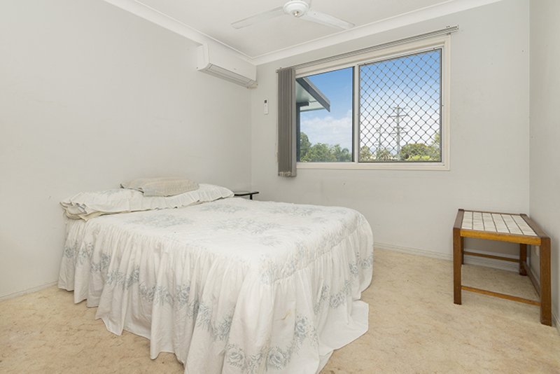 Photo - 122 Miles Avenue, Kelso QLD 4815 - Image 6