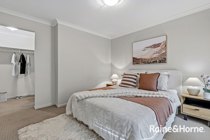 Photo - 122 Nelson Street, Cranbourne East VIC 3977 - Image 3