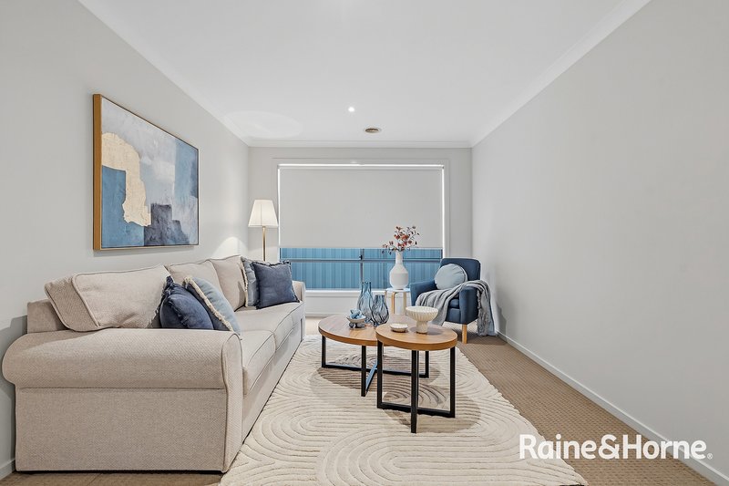 Photo - 122 Nelson Street, Cranbourne East VIC 3977 - Image 10