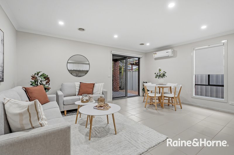 Photo - 122 Nelson Street, Cranbourne East VIC 3977 - Image 12