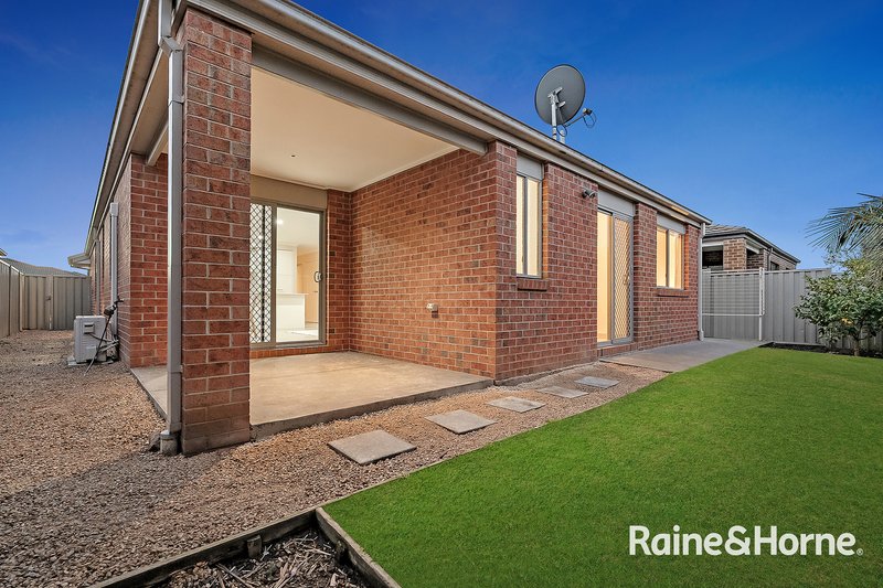 Photo - 122 Nelson Street, Cranbourne East VIC 3977 - Image 17