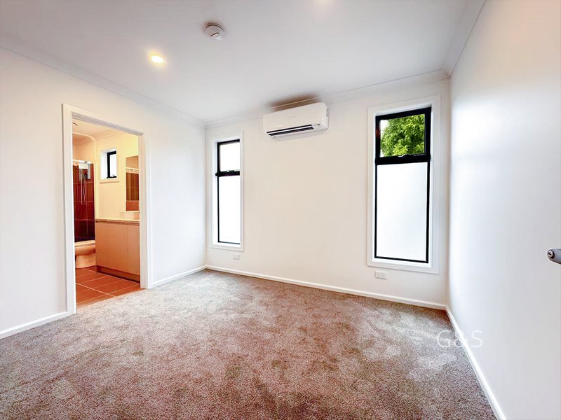 Photo - 1/22 Neville Street, Box Hill South VIC 3128 - Image 17