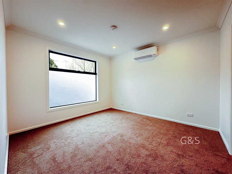 Photo - 1/22 Neville Street, Box Hill South VIC 3128 - Image 18