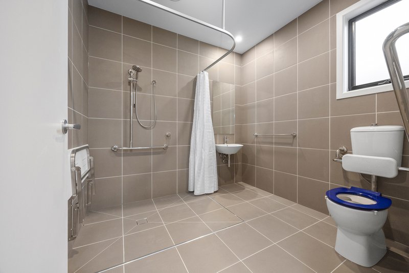 Photo - 1/22 Neville Street, Box Hill South VIC 3128 - Image 6