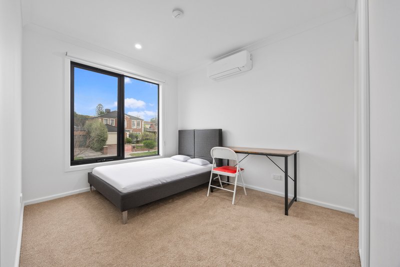 Photo - 1/22 Neville Street, Box Hill South VIC 3128 - Image 7