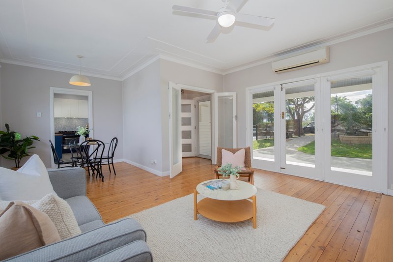 Photo - 122 Northcott Drive, Adamstown Heights NSW 2289 - Image 2