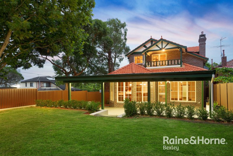 Photo - 122 Queen Victoria Street, Bexley NSW 2207 - Image 6