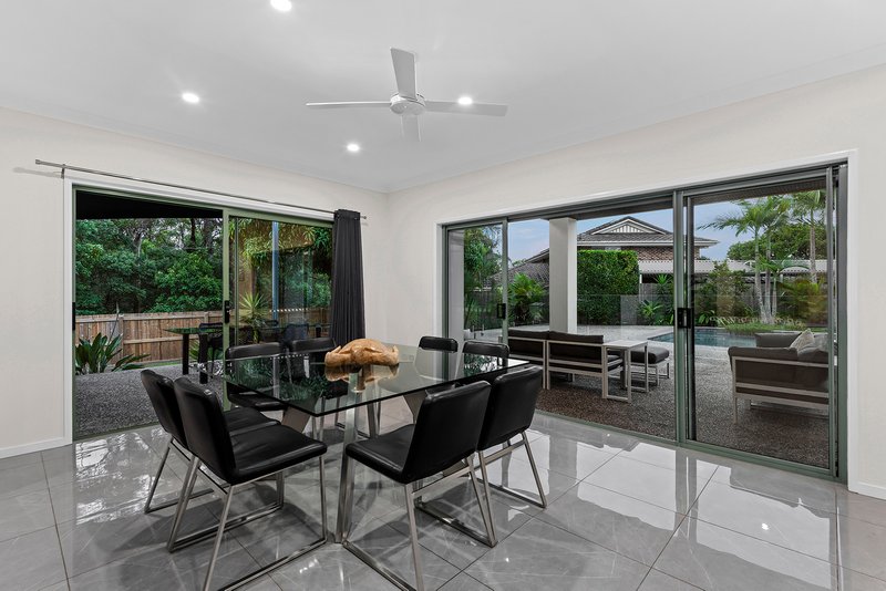 Photo - 122 Saturn Crescent, Bridgeman Downs QLD 4035 - Image 7