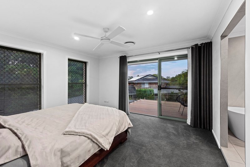 Photo - 122 Saturn Crescent, Bridgeman Downs QLD 4035 - Image 10