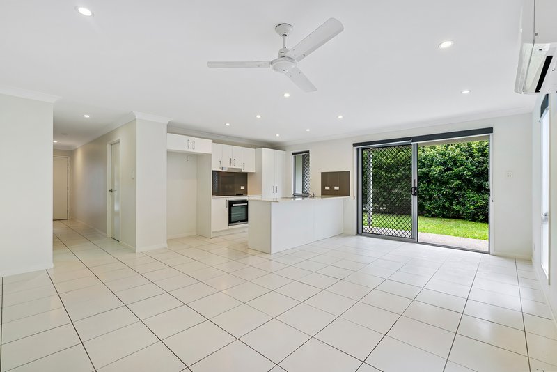 Photo - 1/22 Silver Wattle Grove, Peregian Springs QLD 4573 - Image 4