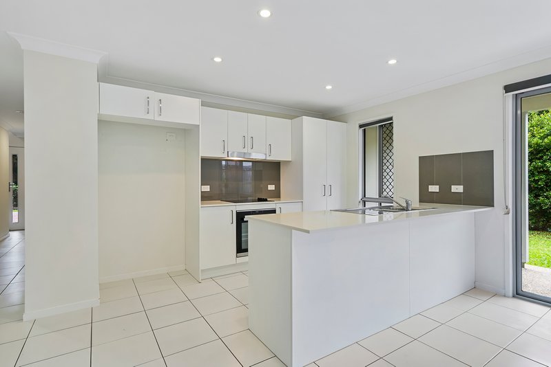 Photo - 1/22 Silver Wattle Grove, Peregian Springs QLD 4573 - Image 6