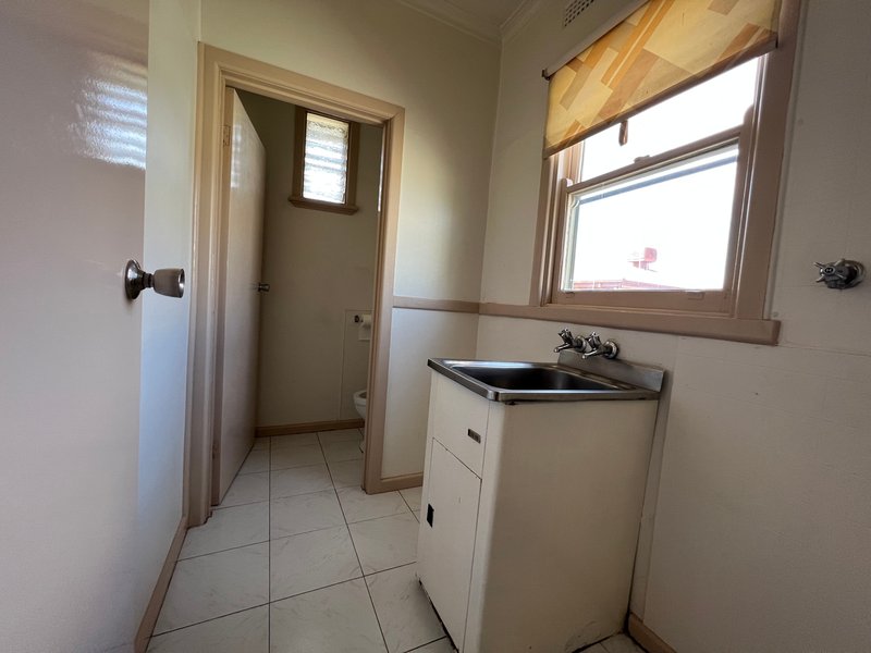 Photo - 1/22 Strelden Avenue, Oakleigh East VIC 3166 - Image 5