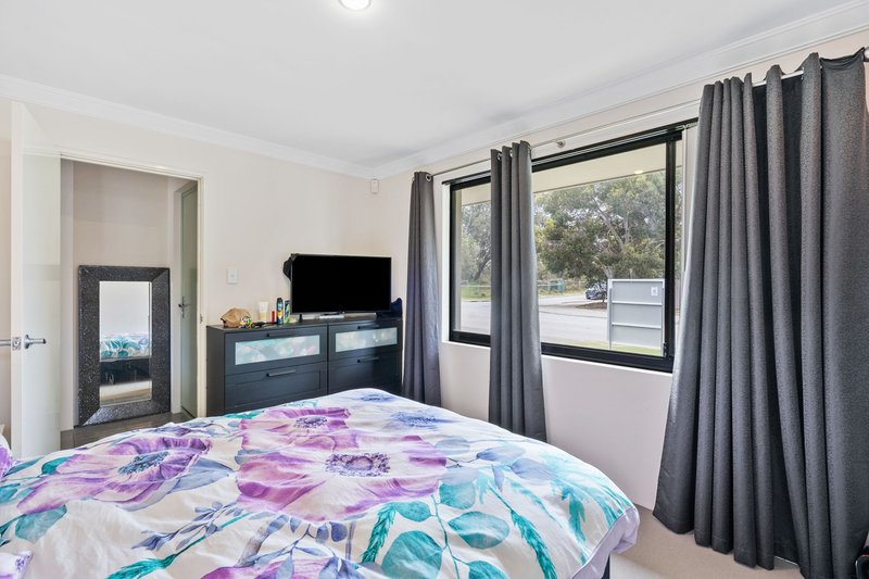 Photo - 1/22 Susan Road, Madeley WA 6065 - Image 9